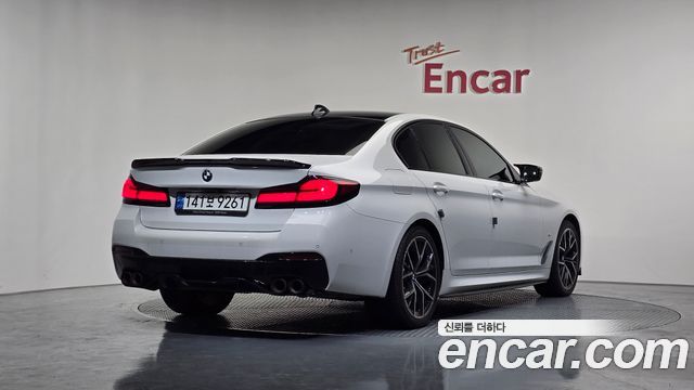 BMW 5-Series 2022 — photo 2