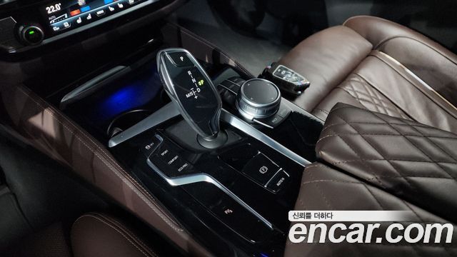 BMW 5-Series 2022 — photo 12