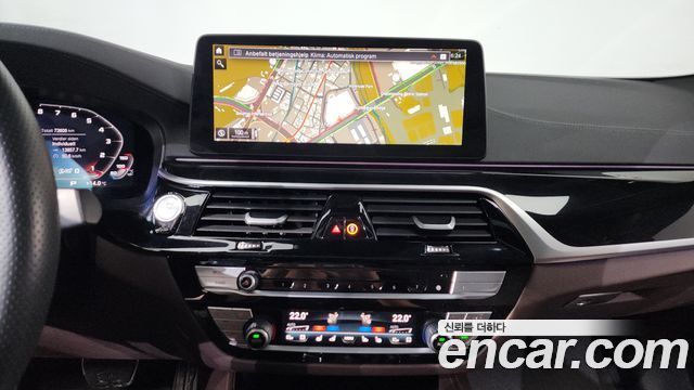 BMW 5-Series 2022 — photo 19