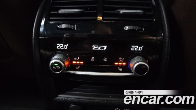 BMW 5-Series 2022 — photo 24