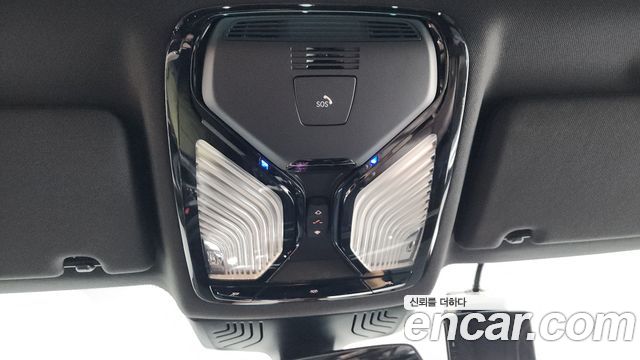 BMW 5-Series 2022 — photo 32