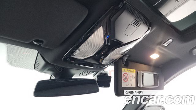 BMW 5-Series 2022 — photo 33