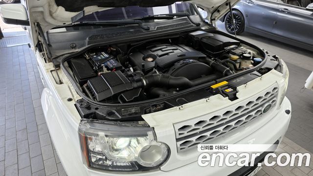 Land Rover Discovery 2013 — photo 6