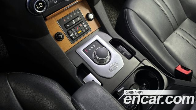 Land Rover Discovery 2013 — photo 9