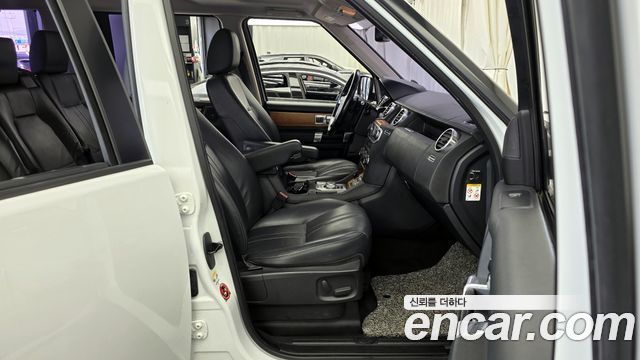 Land Rover Discovery 2013 — photo 11