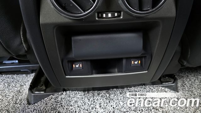 Land Rover Discovery 2013 — photo 19