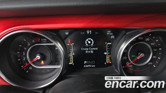 Jeep Wrangler 2021 — photo 11