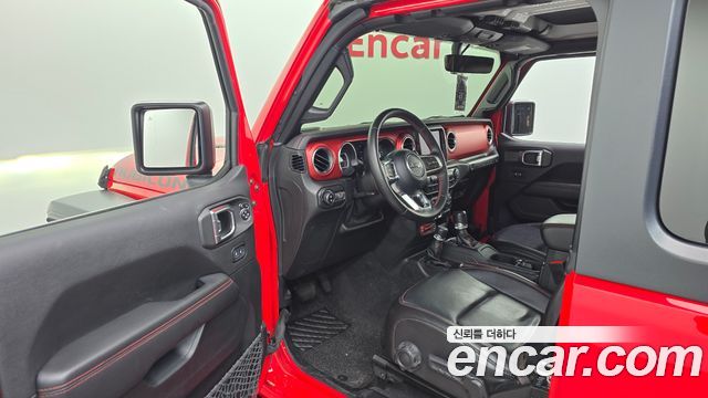 Jeep Wrangler 2021 — photo 13