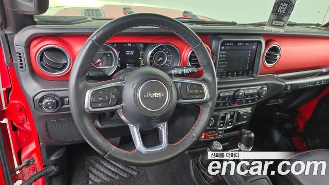 Jeep Wrangler 2021 — photo 19