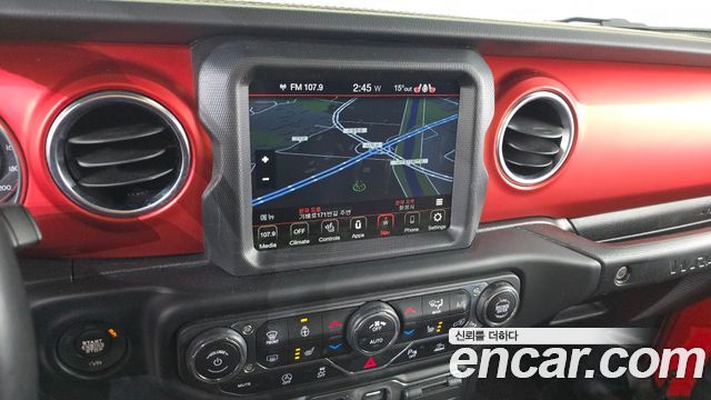Jeep Wrangler 2021 — photo 20