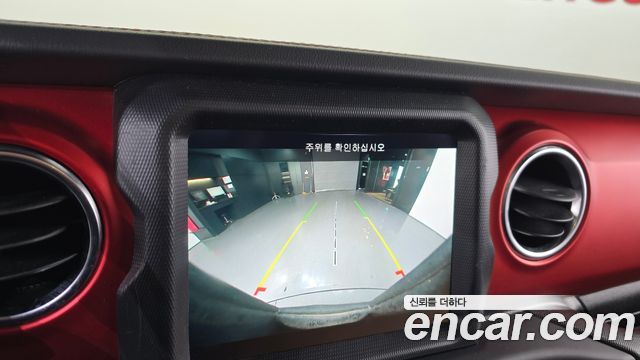 Jeep Wrangler 2021 — photo 21