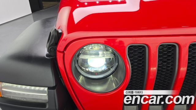 Jeep Wrangler 2021 — photo 8