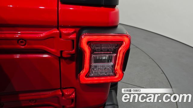 Jeep Wrangler 2021 — photo 9