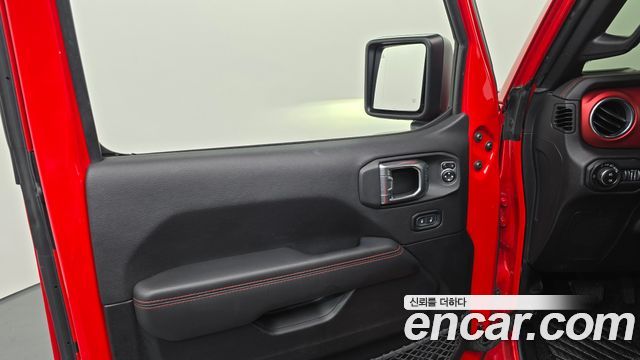 Jeep Wrangler 2021 — photo 14