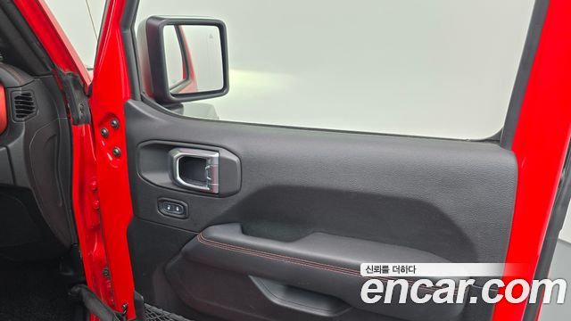 Jeep Wrangler 2021 — photo 15