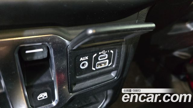 Jeep Wrangler 2021 — photo 27