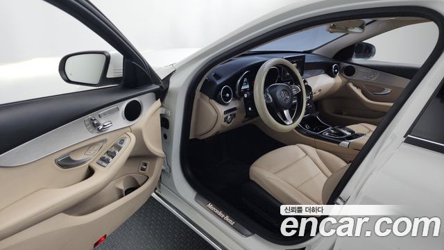 Mercedes-Benz C-Class 2017 — photo 10