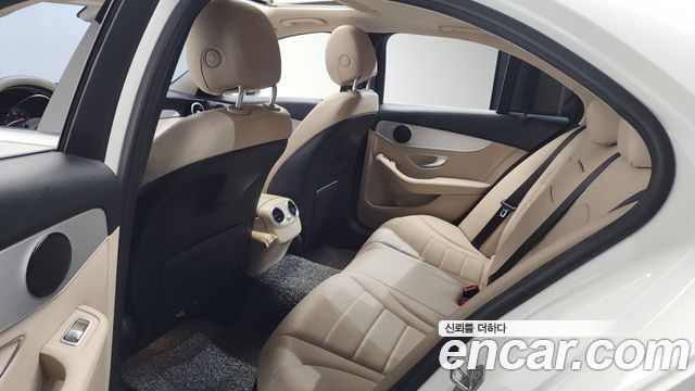 Mercedes-Benz C-Class 2017 — photo 18