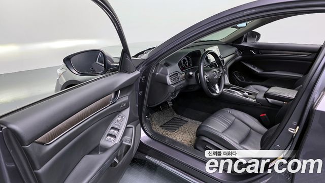 Honda Accord 2018 — photo 13
