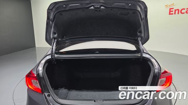 Honda Accord 2018 — photo 26