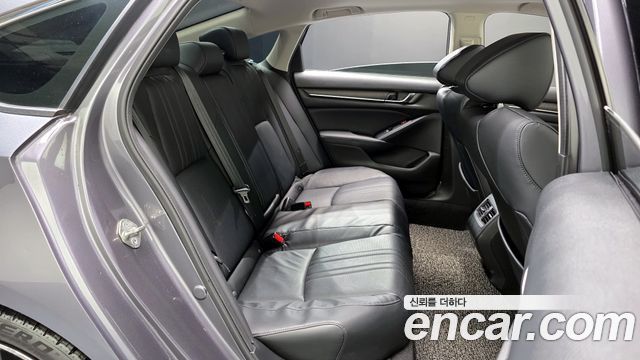 Honda Accord 2018 — photo 16