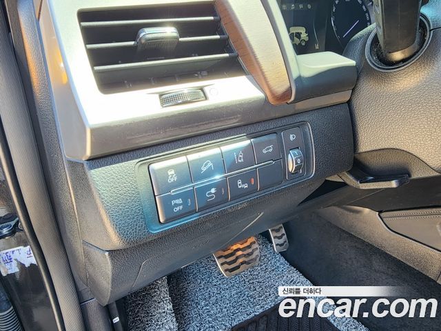KG Mobility Rexton 2018 — photo 8