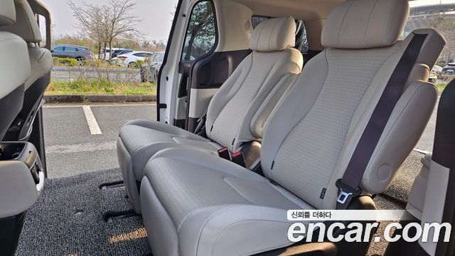 Kia Canival 2023 — photo 13