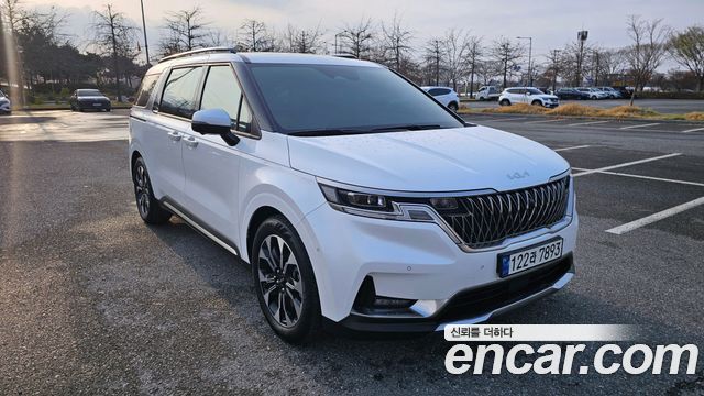 Kia Canival 2023 — photo 17