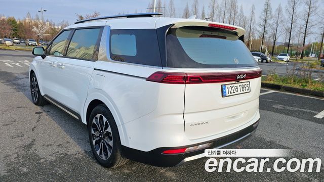 Kia Canival 2023 — photo 18
