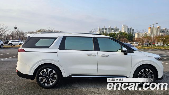 Kia Canival 2023 — photo 19