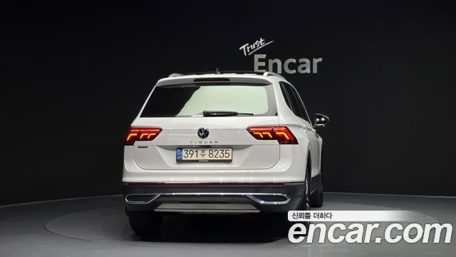 Volkswagen Tiguan 2023 — photo 4