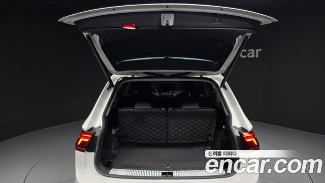 Volkswagen Tiguan 2023 — photo 20