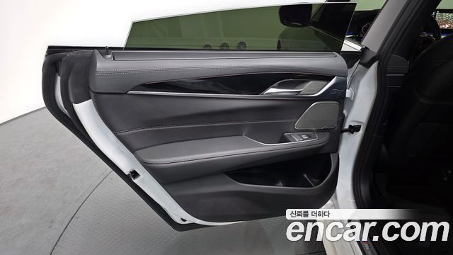 BMW Gran Turismo 2024 — photo 15