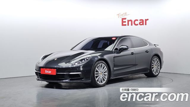 Porsche Panamera 2018 — photo 1