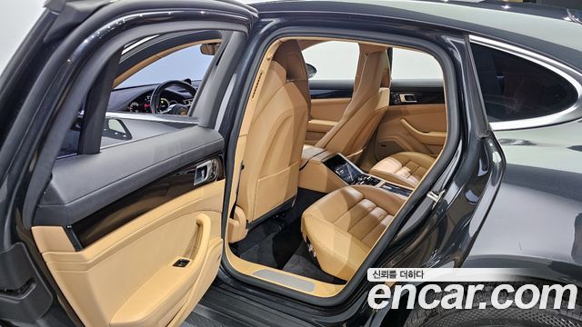Porsche Panamera 2018 — photo 11
