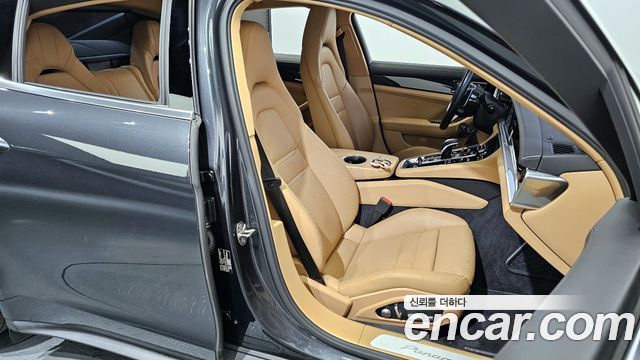 Porsche Panamera 2018 — photo 12