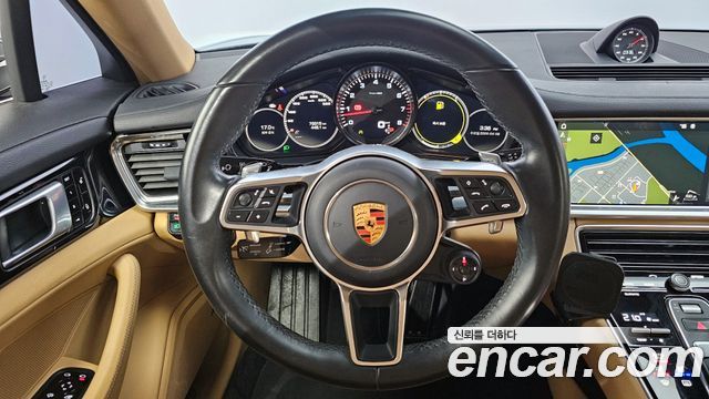 Porsche Panamera 2018 — photo 13