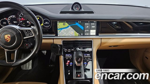 Porsche Panamera 2018 — photo 20