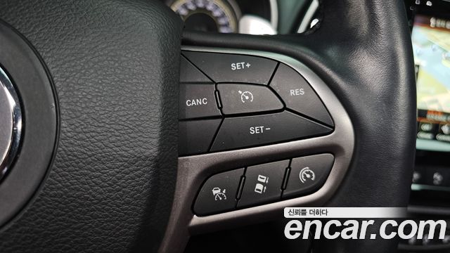 Jeep Cherokee 2021 — photo 32
