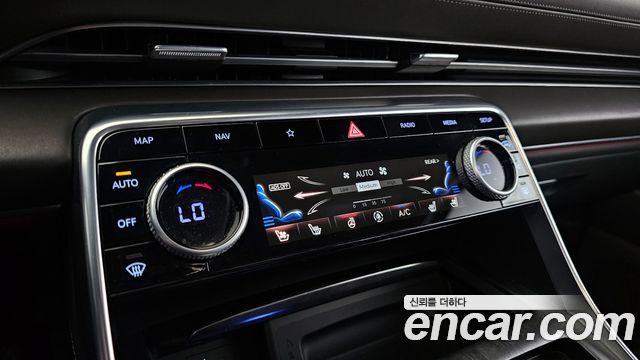 Genesis GV80 2020 — photo 23