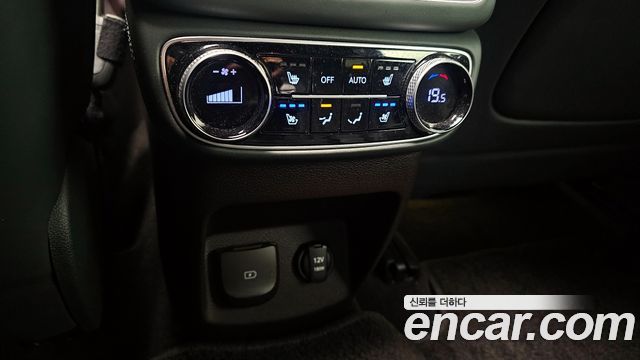 Genesis GV80 2020 — photo 28