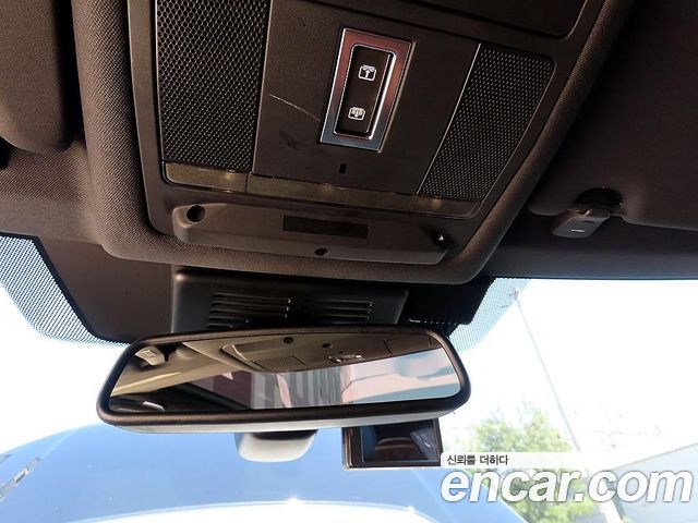 Land Rover Discovery Sport 2017 — photo 13