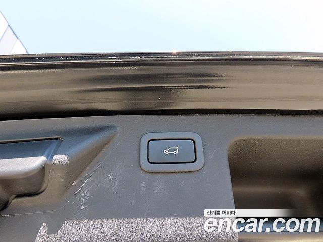 Land Rover Discovery Sport 2017 — photo 15