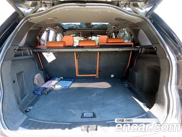 Land Rover Discovery Sport 2017 — photo 17