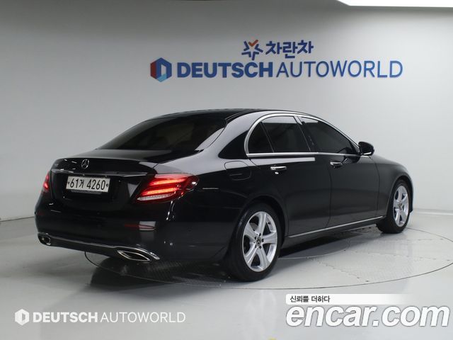 Mercedes-Benz E-Class 2018 — photo 2