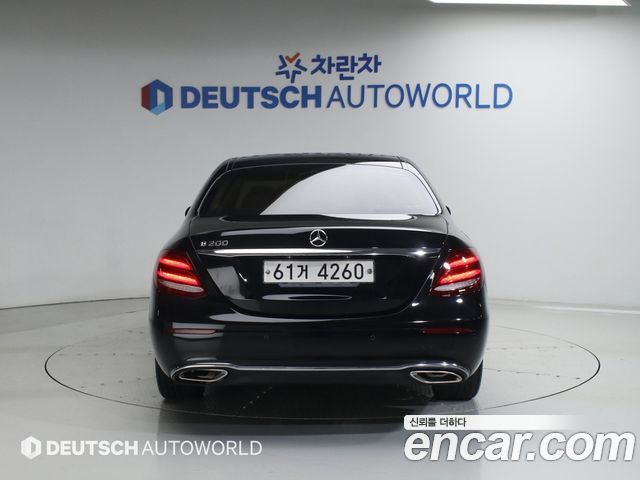 Mercedes-Benz E-Class 2018 — photo 4