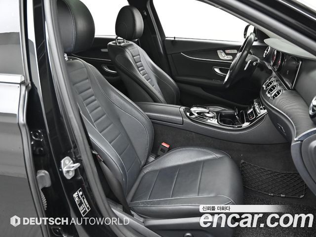 Mercedes-Benz E-Class 2018 — photo 10
