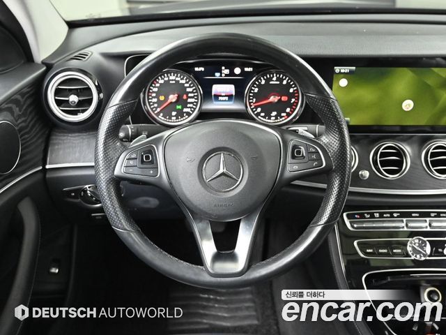 Mercedes-Benz E-Class 2018 — photo 13