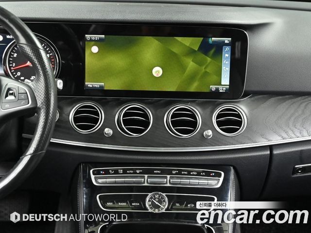 Mercedes-Benz E-Class 2018 — photo 14