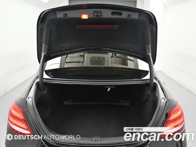 Mercedes-Benz E-Class 2018 — photo 19